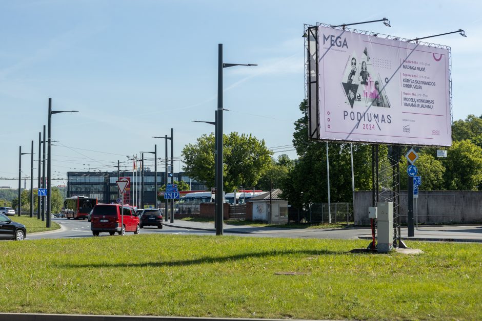 Pilies žiede pakeista eismo tvarka: vairuotojai masiškai kerta naujas ištisines linijas