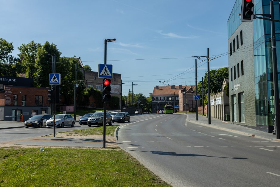 Pilies žiede pakeista eismo tvarka: vairuotojai masiškai kerta naujas ištisines linijas