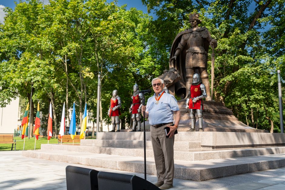 Atidengtas Aleksandro Jogailaičio paminklas