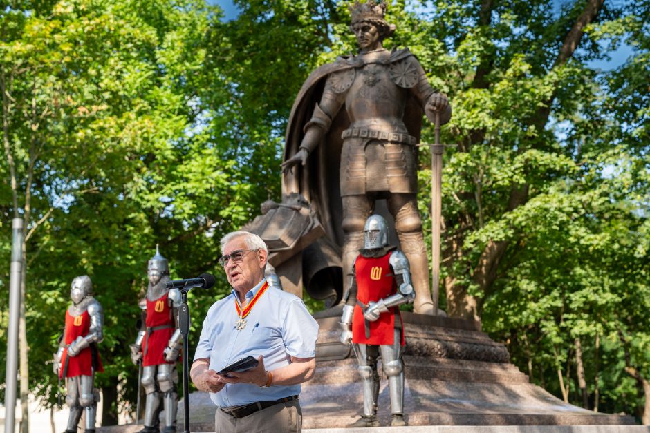 Atidengtas Aleksandro Jogailaičio paminklas