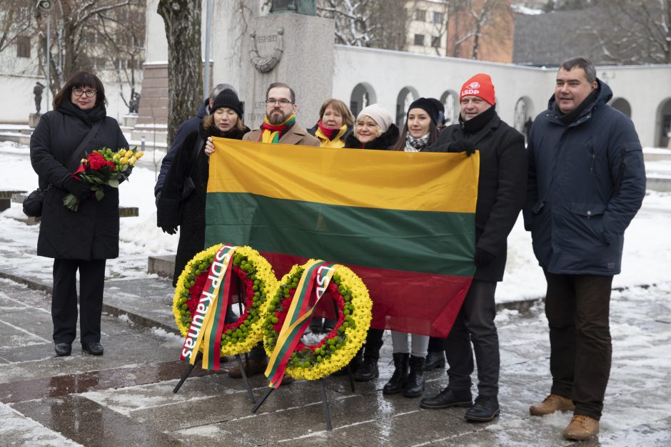 Istorinėje Kauno širdyje tęsėsi Laisvės gynėjų dienos renginiai: ne visi sulaikė ašaras