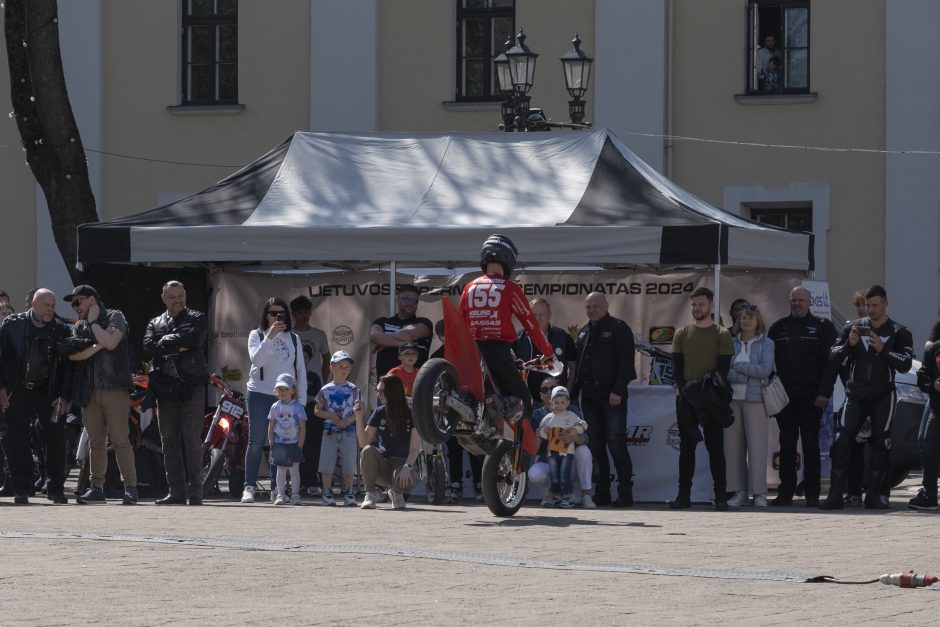 Kaune prasidėjo motociklininkų sezonas – į gatves išriedėjo baikeriai