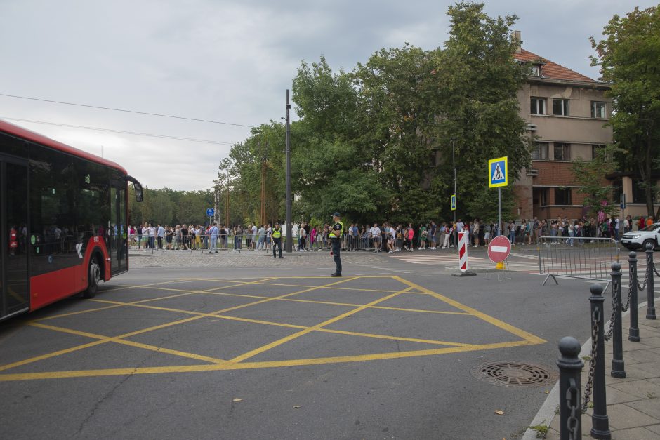 Šou troškulys: likus 3 val. iki SEL koncerto Žaliakalnis užsikimšo