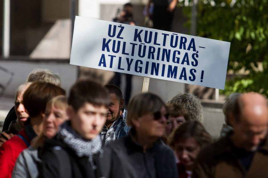 Ministras kviečia savivaldybes prisidėti prie kultūros darbuotojų algų kėlimo