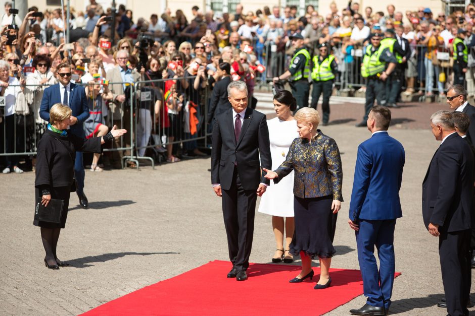 D. Grybauskaitė perdavė Prezidento rūmus G. Nausėdai