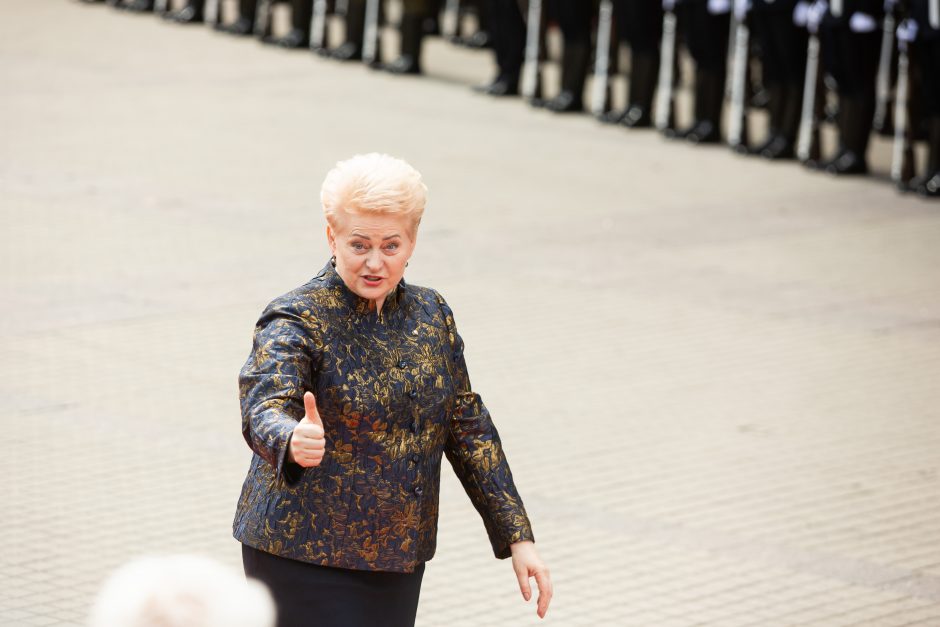 D. Grybauskaitė perdavė Prezidento rūmus G. Nausėdai