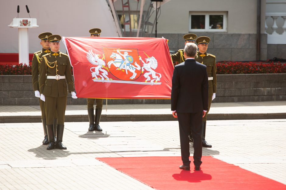 D. Grybauskaitė perdavė Prezidento rūmus G. Nausėdai