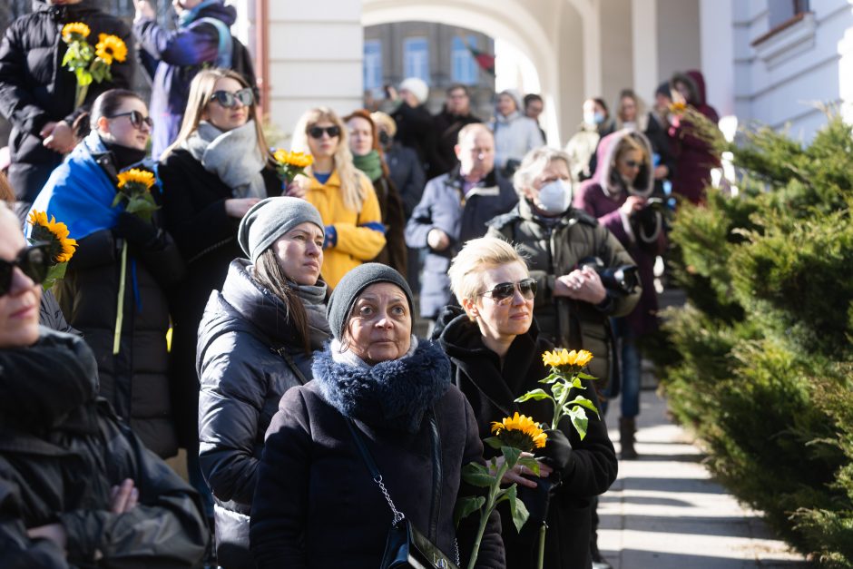 Kovo 8-ąją – solidarumo akcija su Ukrainos moterimis: mes visa širdimi su ukrainiečiais