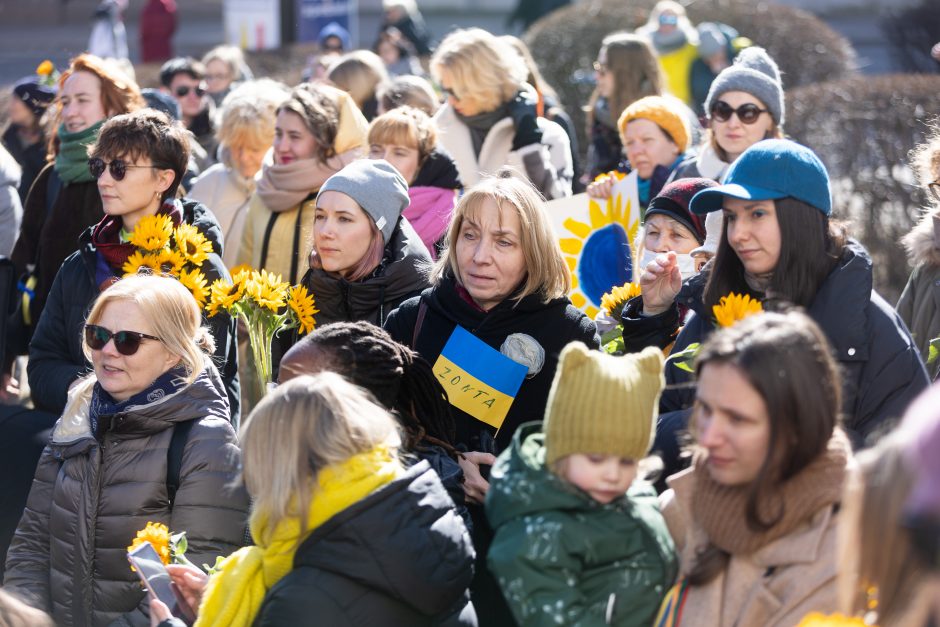 Kovo 8-ąją – solidarumo akcija su Ukrainos moterimis: mes visa širdimi su ukrainiečiais