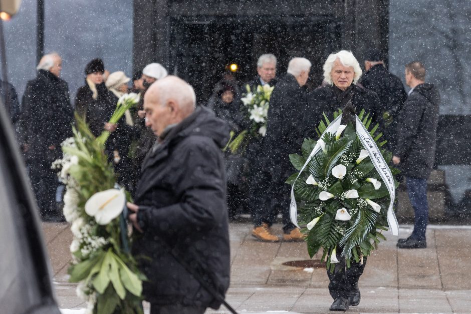 Į paskutinę kelionę išlydėtas buvęs Lietuvos premjeras A. Šleževičius