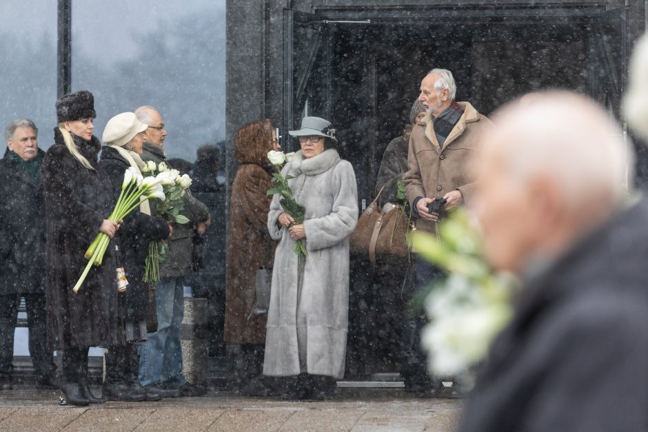 Į paskutinę kelionę išlydėtas buvęs Lietuvos premjeras A. Šleževičius