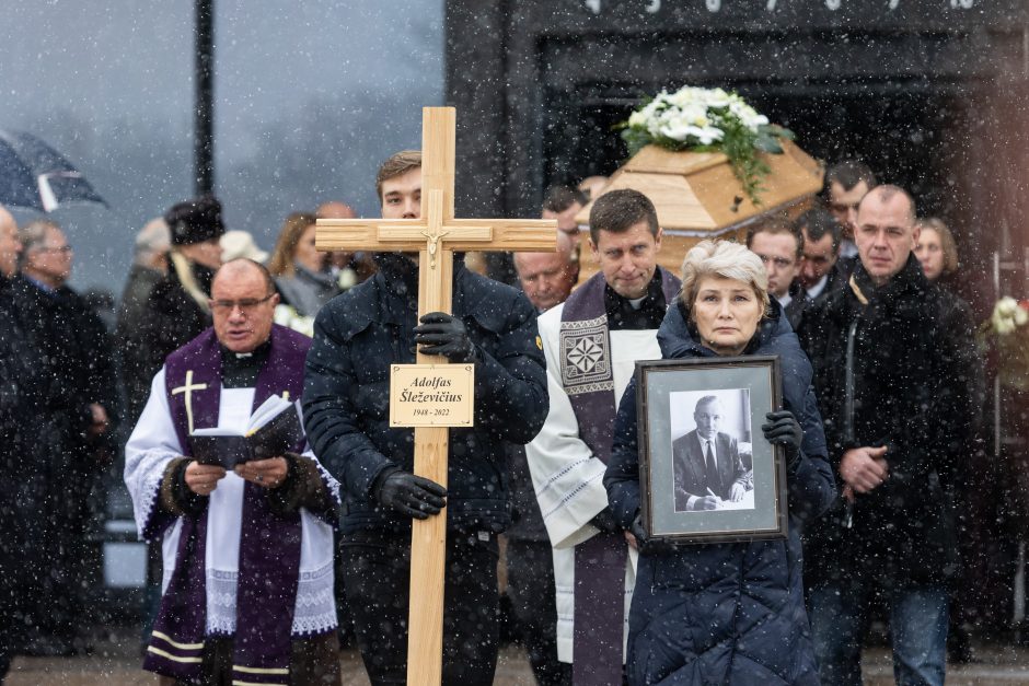 Į paskutinę kelionę išlydėtas buvęs Lietuvos premjeras A. Šleževičius