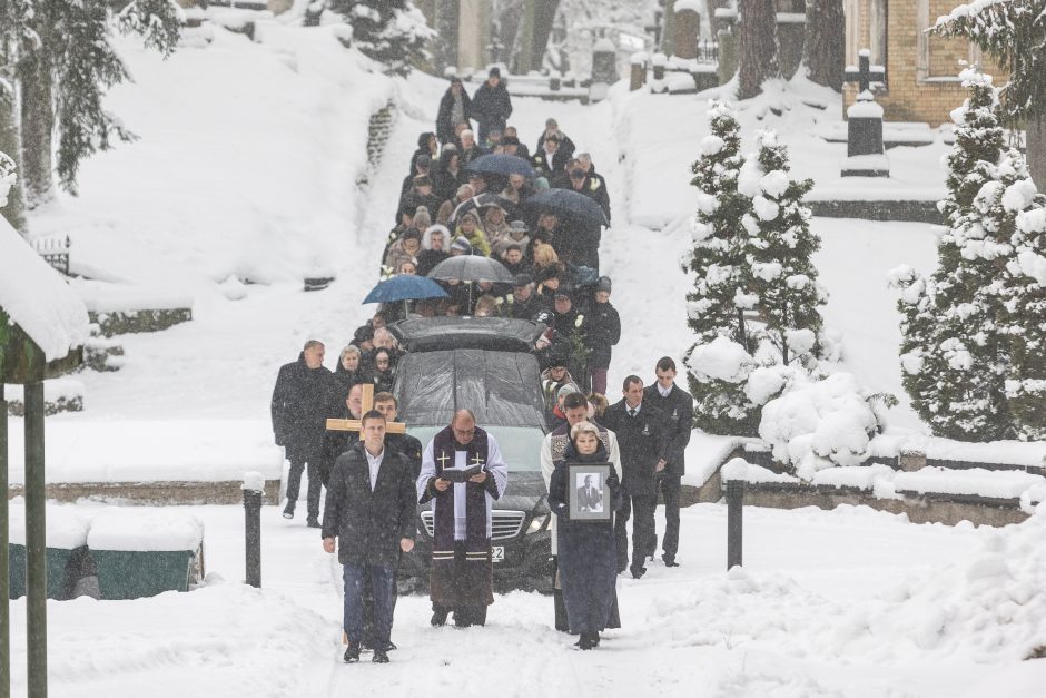 Į paskutinę kelionę išlydėtas buvęs Lietuvos premjeras A. Šleževičius