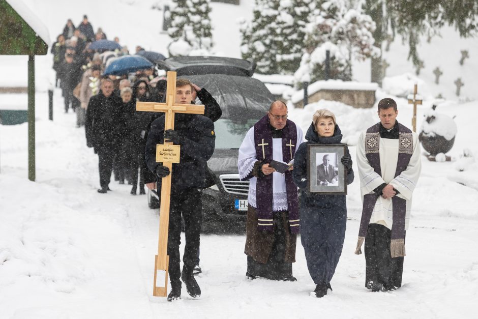 Į paskutinę kelionę išlydėtas buvęs Lietuvos premjeras A. Šleževičius