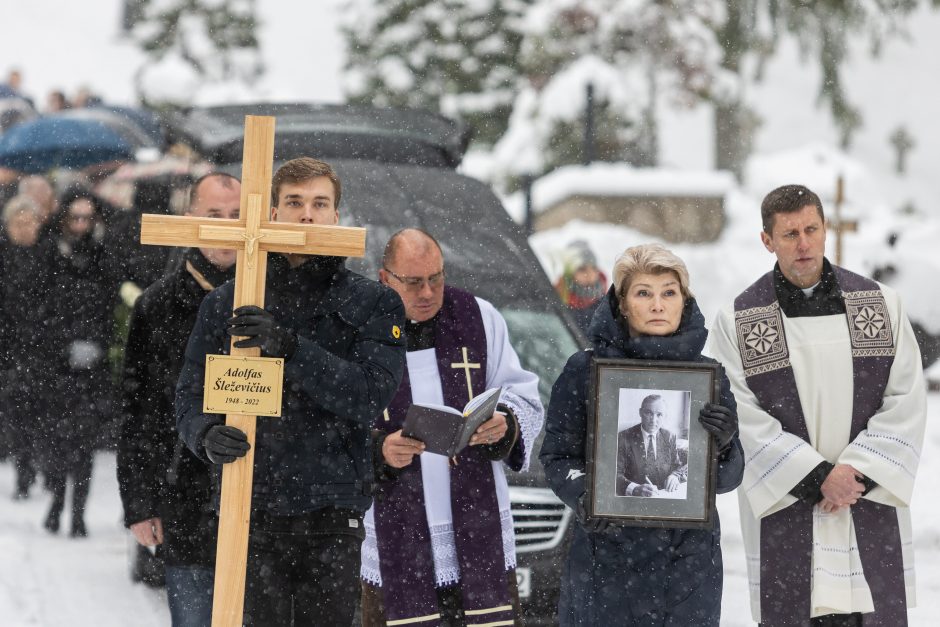 Į paskutinę kelionę išlydėtas buvęs Lietuvos premjeras A. Šleževičius