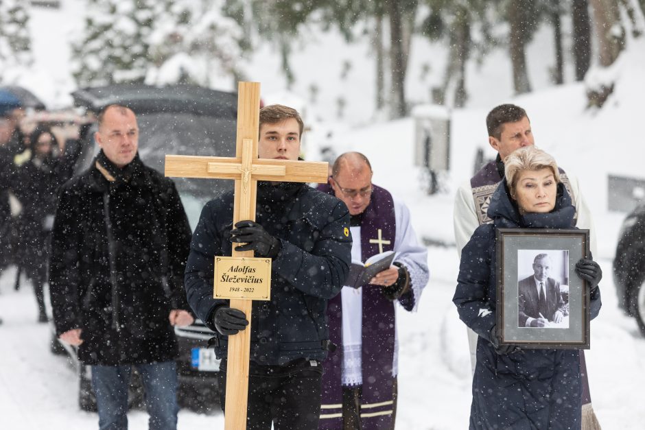 Į paskutinę kelionę išlydėtas buvęs Lietuvos premjeras A. Šleževičius