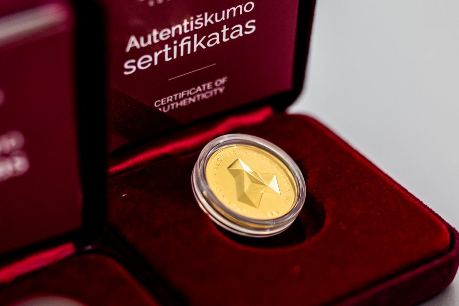 Lietuvos Konstitucijos šimtmetį pažymės ir kolekcinė aukso moneta