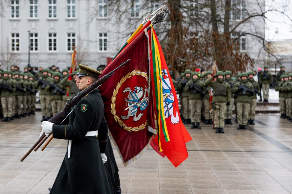 G. Nausėda kariuomenės minėjime: Lietuva išlieka Rusijos imperinių ambicijų taikinyje