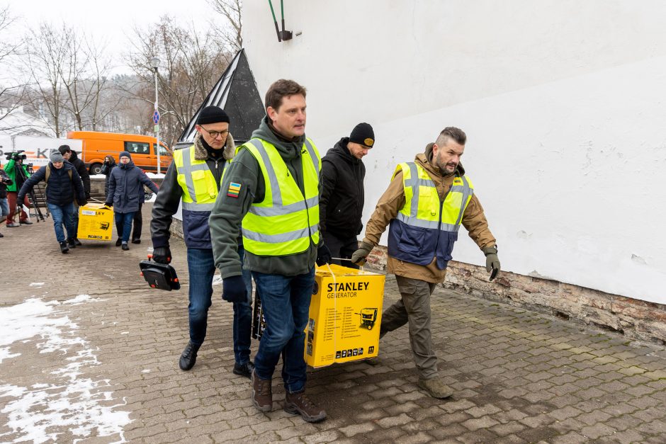 Reikia padėti ukrainiečiams ištverti žiemą: iškeliauja pirmi generatoriai, šildytuvai