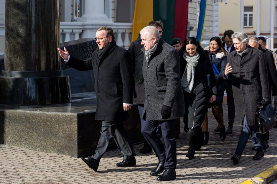 Vokietijos gynybos ministras: brigados dislokavimo galimybės priklauso nuo NATO sprendimų