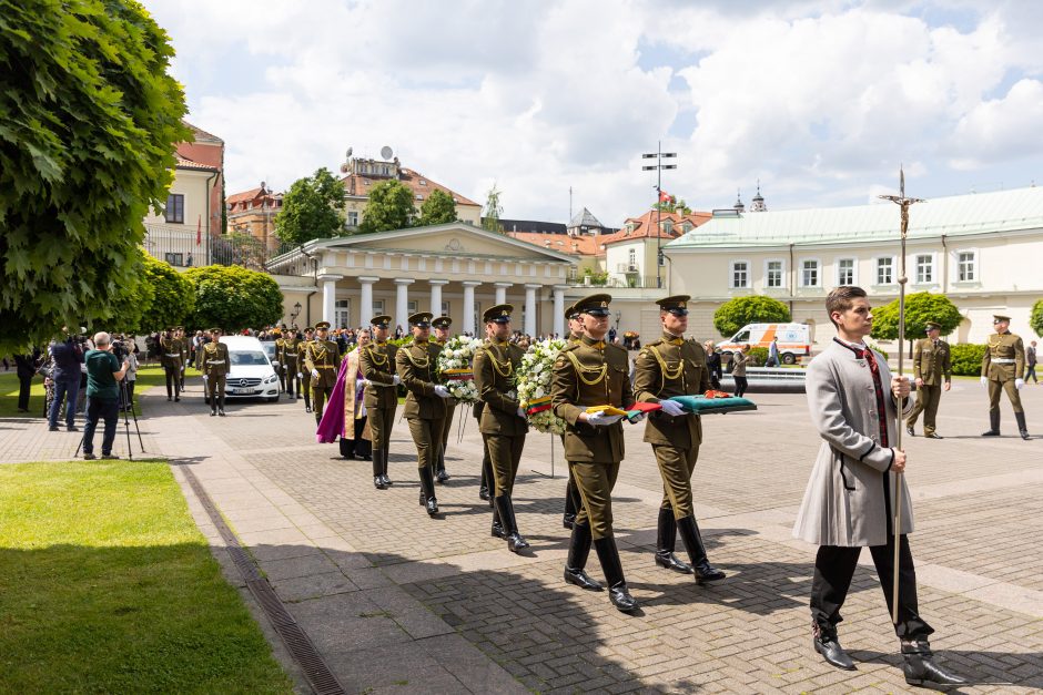 G. Nausėda: A. Adamkienė Lietuvai dovanojo eleganciją, pagarbą, labdarystės tradicijas