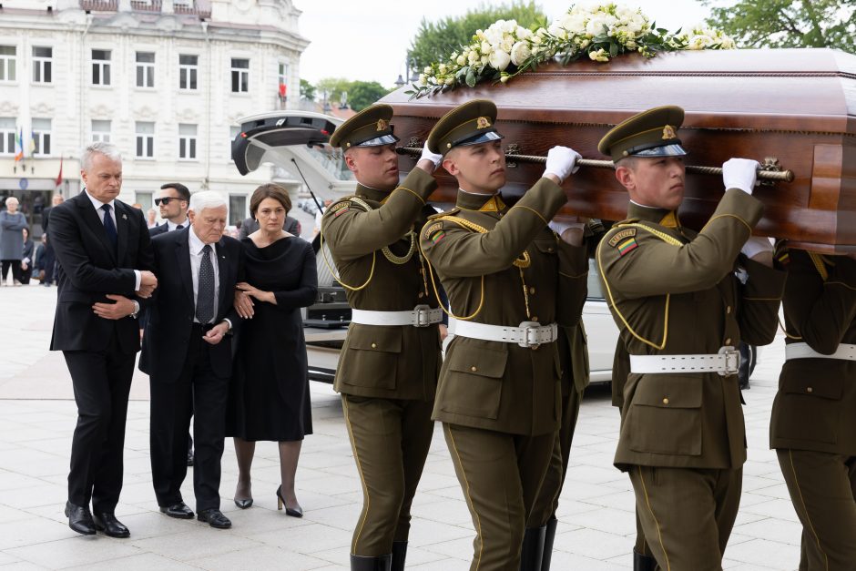 G. Nausėda: A. Adamkienė Lietuvai dovanojo eleganciją, pagarbą, labdarystės tradicijas