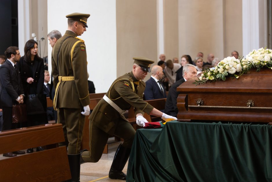 G. Nausėda: A. Adamkienė Lietuvai dovanojo eleganciją, pagarbą, labdarystės tradicijas