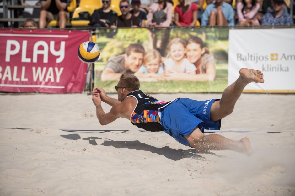 Paplūdimio tinklinio čempionate – dramatiškos finalų kovos