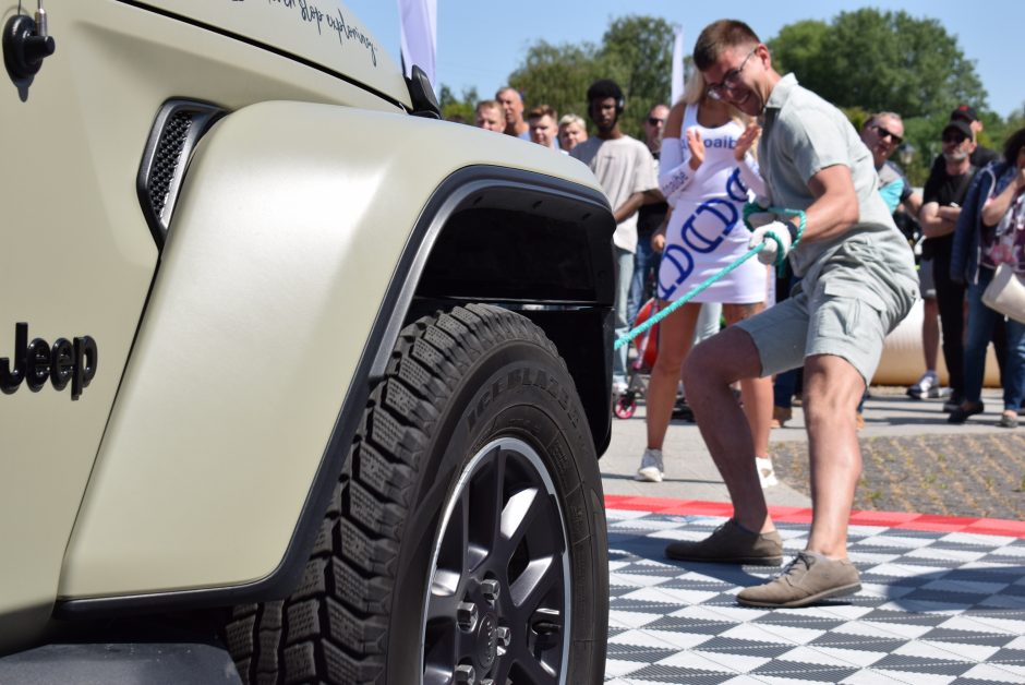 Išskirtinių automobilių paroda „Memel Motor Fest“ sutraukė minią klaipėdiečių