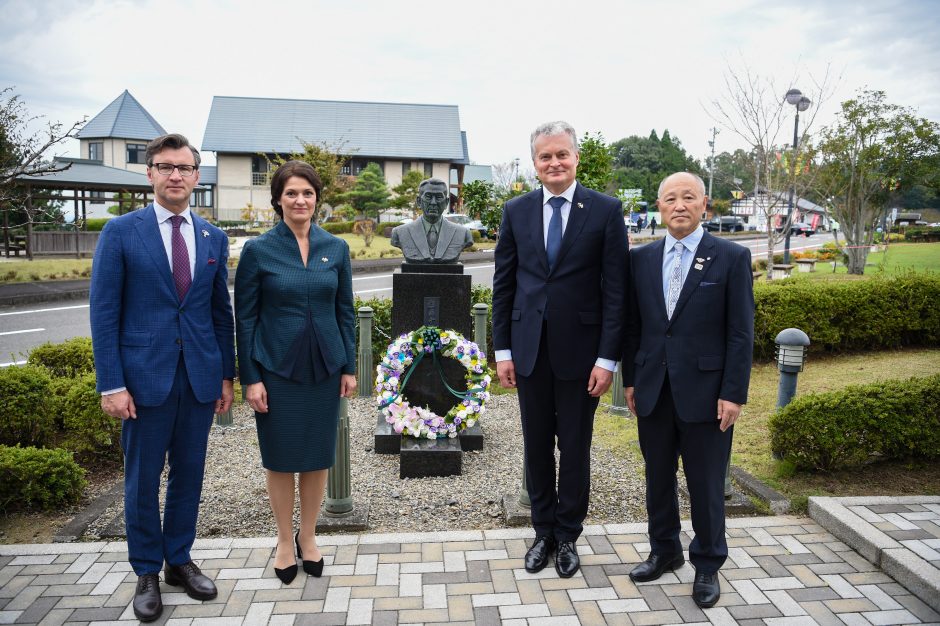 G. Nausėda pagerbė žydų gelbėtojo japonų diplomato Č. Sugiharos atminimą