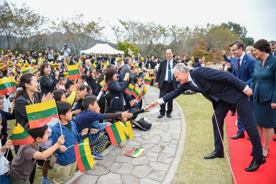 G. Nausėda pagerbė žydų gelbėtojo japonų diplomato Č. Sugiharos atminimą