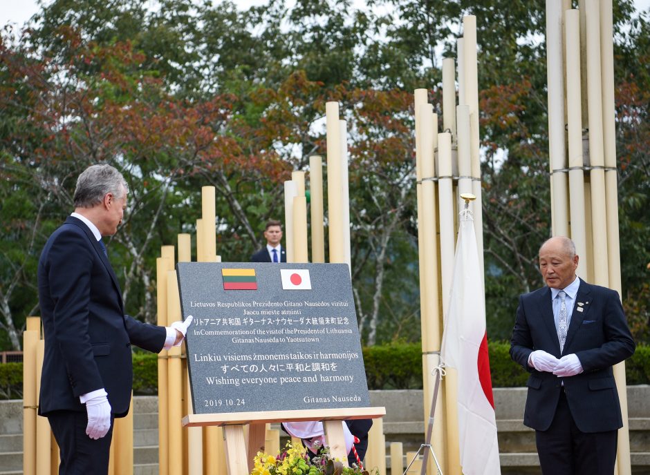 G. Nausėda pagerbė žydų gelbėtojo japonų diplomato Č. Sugiharos atminimą