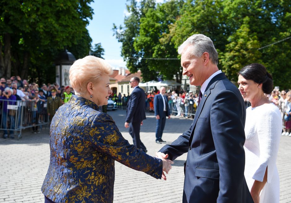 D. Grybauskaitė perdavė Prezidento rūmus G. Nausėdai