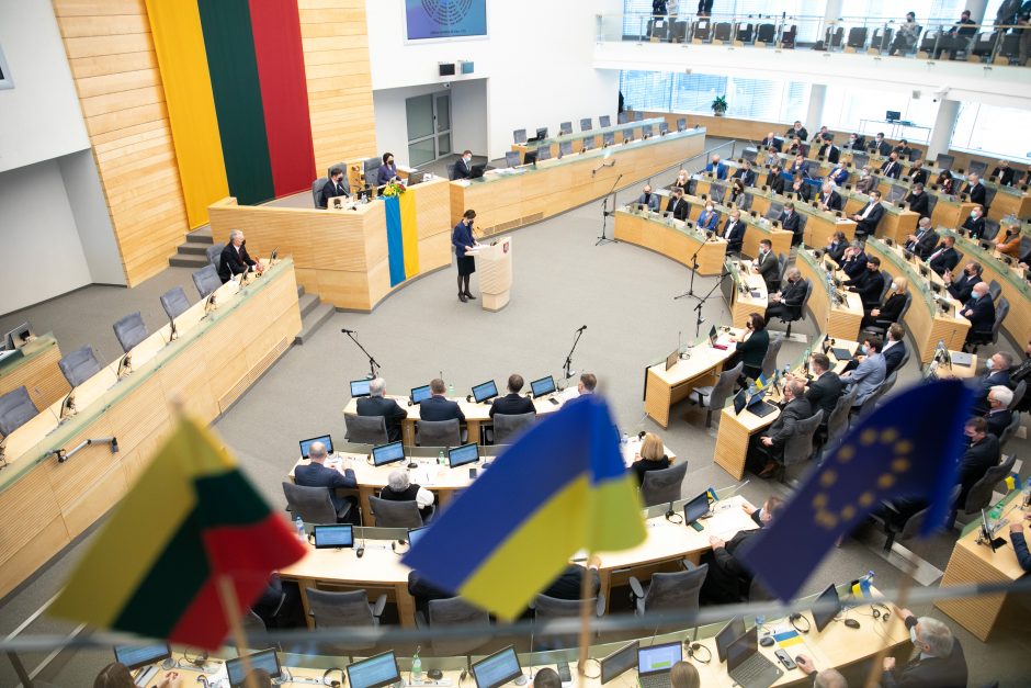 Seimas ragina suteikti Ukrainai ES kandidatės statusą: tai – moralinės paramos ženklas