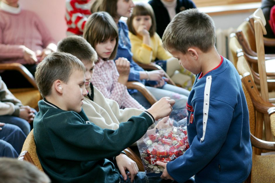 Gera tendencija: mažėja globos namuose augančių vaikų