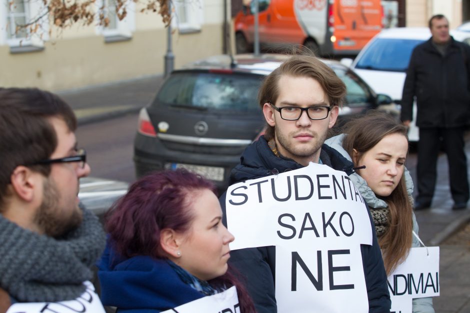 Studentai aukštojo mokslo sistemą vertintų šešetu