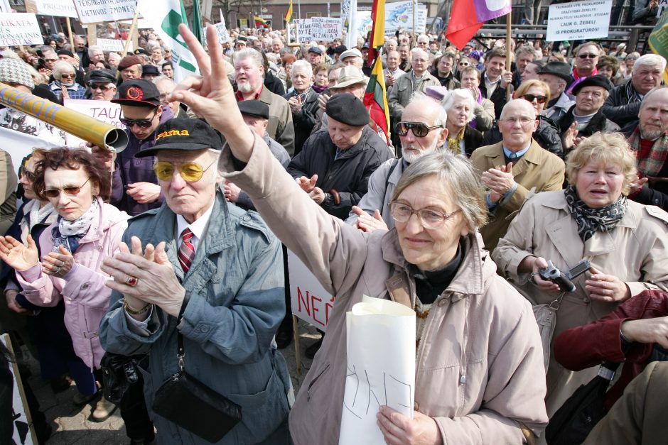 Demografinė situacija Lietuvoje: be stabdžių nuo stataus skardžio