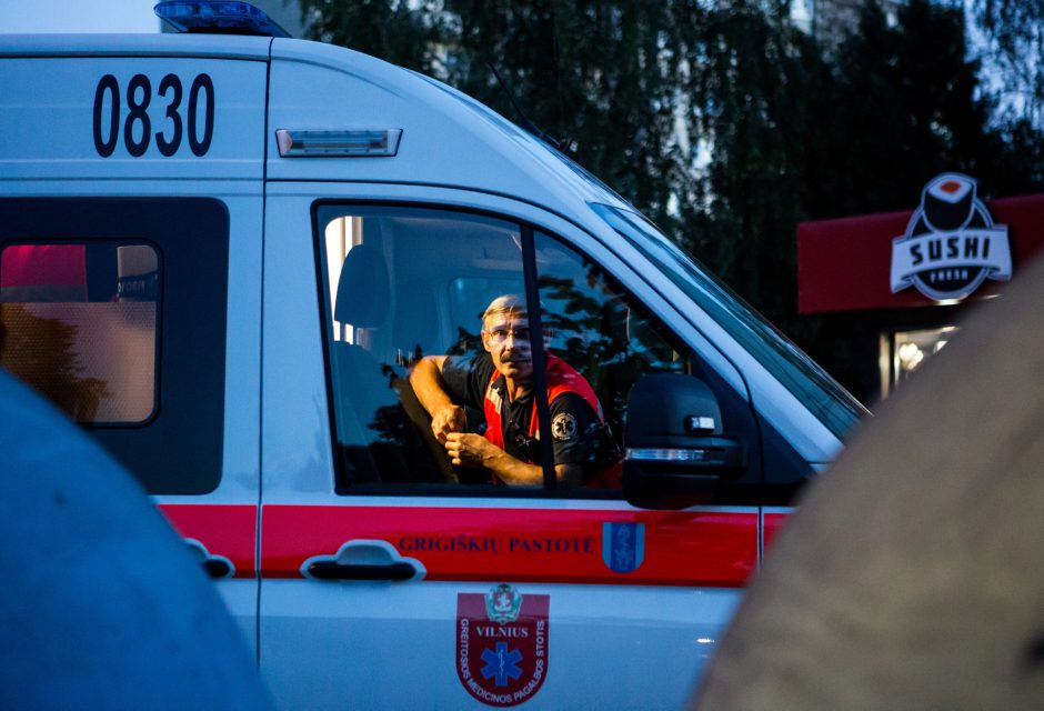 Prie daugiabučio Vilniuje rastas vyro kūnas