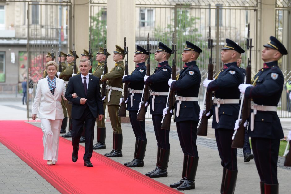 S. Skvernelis tikisi, kad G. Nausėda vienys, o ne skaldys