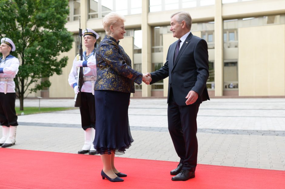 S. Skvernelis tikisi, kad G. Nausėda vienys, o ne skaldys