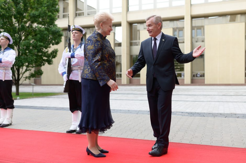 S. Skvernelis tikisi, kad G. Nausėda vienys, o ne skaldys