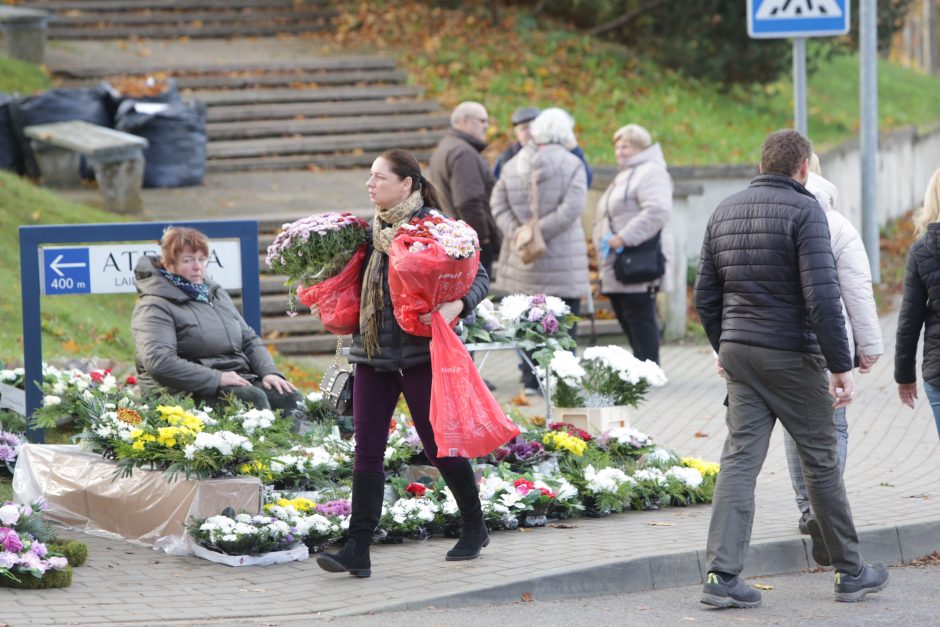 Klaipėdiečiai į kapines keliavo be incidentų