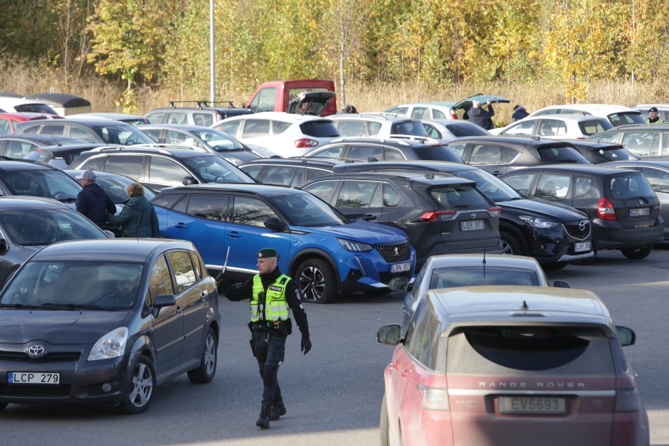 Klaipėdiečiai į kapines keliavo be incidentų