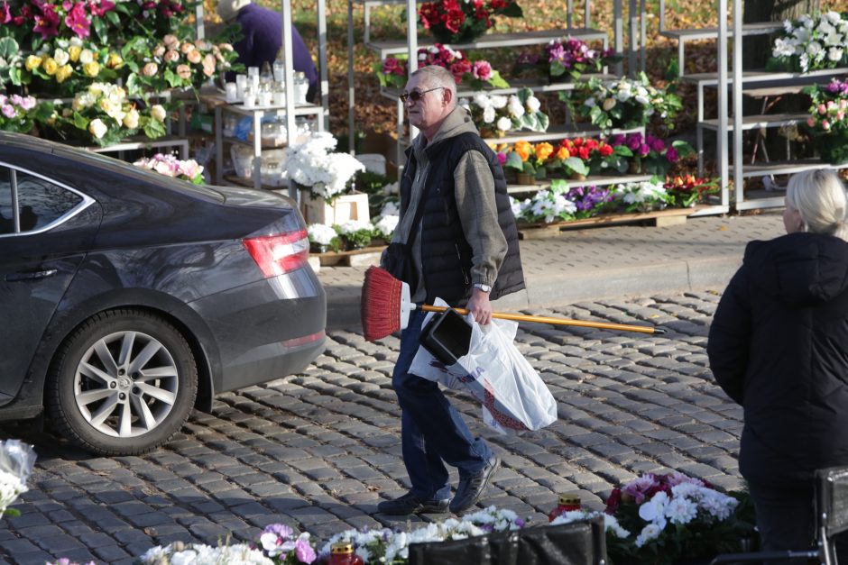 Klaipėdiečiai į kapines keliavo be incidentų