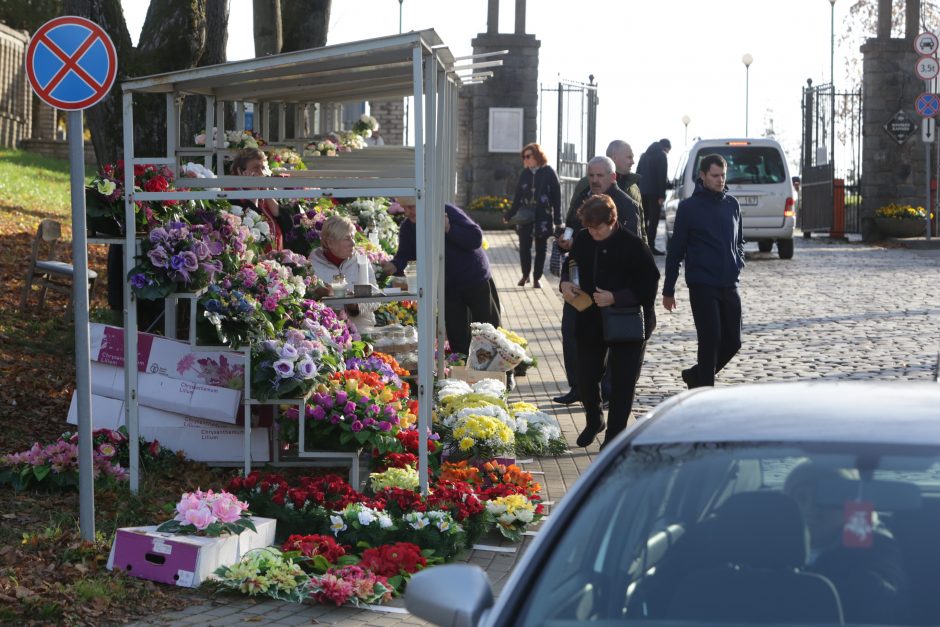 Klaipėdiečiai į kapines keliavo be incidentų