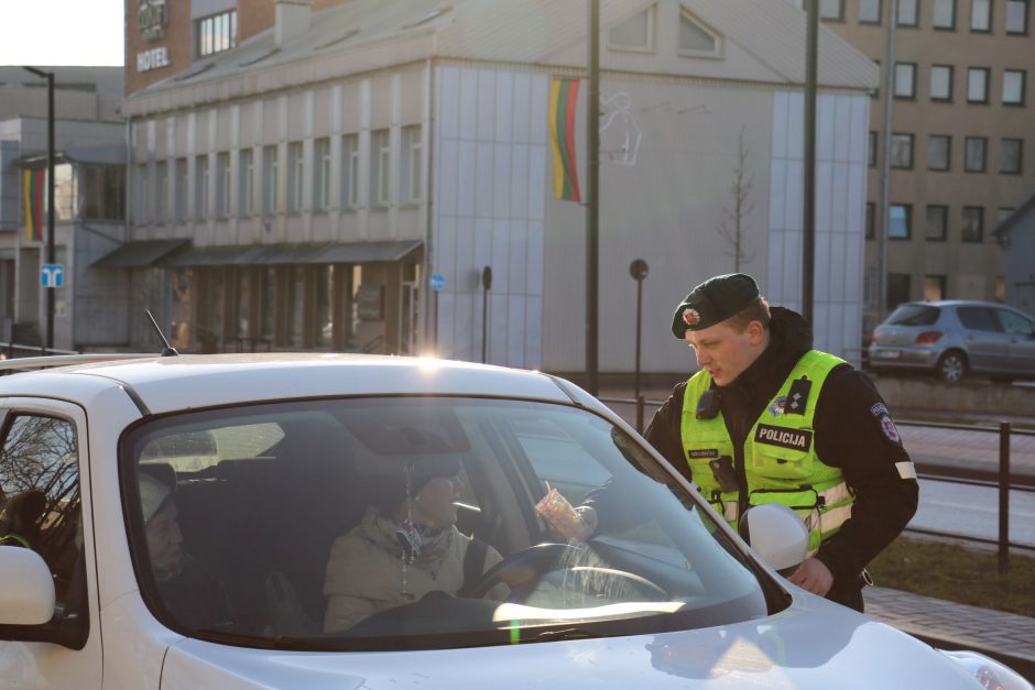 Policijos pareigūnai moteris stebino originalia staigmena