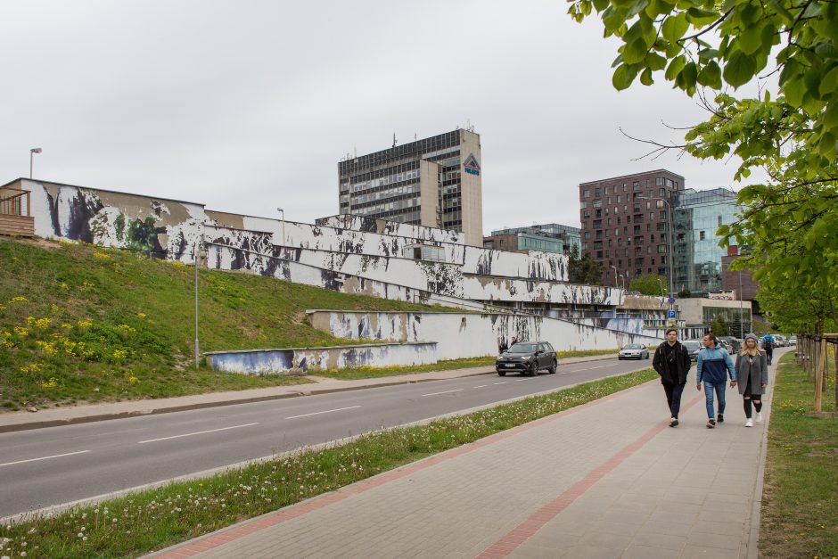 Sostinės centrą puošęs krioklys virto pabaisa