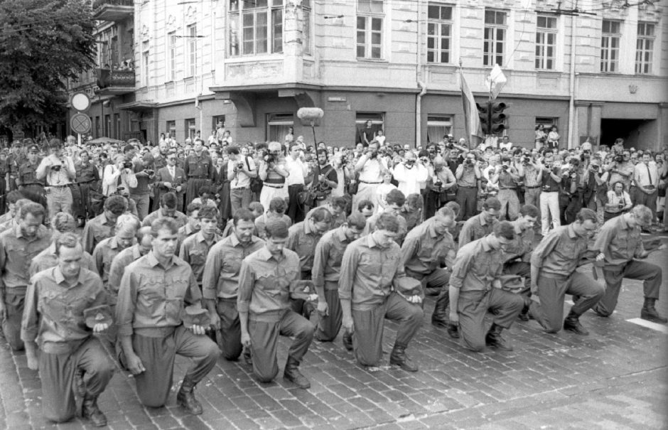 Medininkuose paminėtos 30-osios žudynių metinės