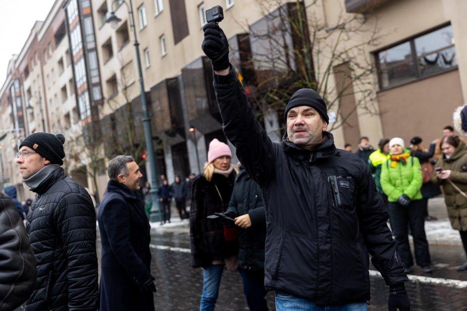 Sausio 13-osios minėjimas – triukšmingas: premjerė kalbą sakė su ašarom, protestuotojai rėkė „Gėda!“