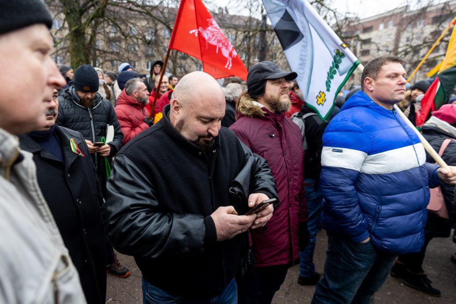 Sausio 13-osios minėjimas – triukšmingas: premjerė kalbą sakė su ašarom, protestuotojai rėkė „Gėda!“